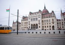 A kormány a jövő hétre is kezdeményezte a parlament rendkívüli ülésének összehívását